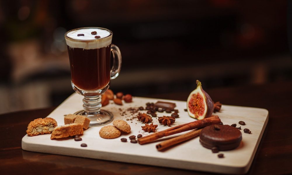 Irish Coffee – Istoria fascinantă din spatele unei băuturi clasice